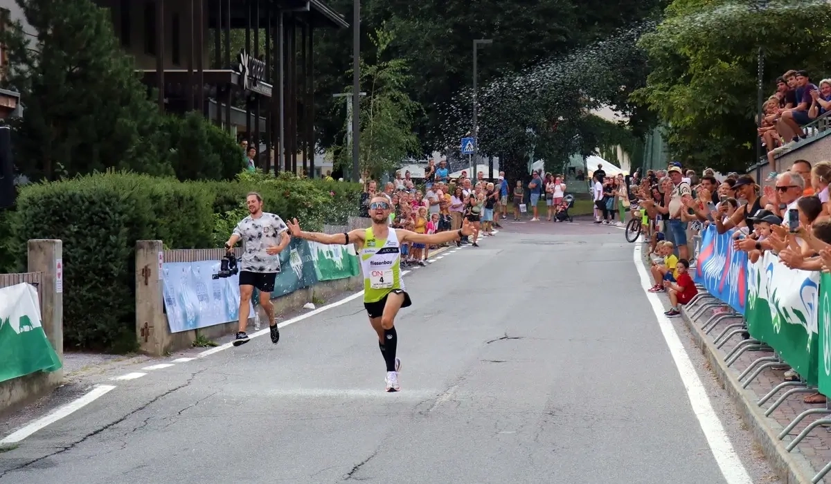 Südtiroler Erdäpfllauf 2024 mit Sieger Martin Plankensteiner (Foto: © Sportissimus) Südtiroler Erdäpfllauf 2024 mit Sieger Martin Plankensteiner (Foto: © Sportissimus)
