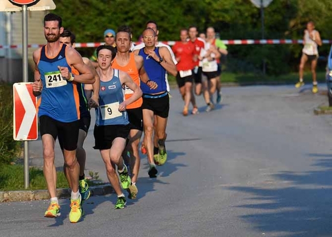 Neudorfer Pfingstlauf (C) Newetschny.com Neudorfer Pfingstlauf (C) Newetschny.com