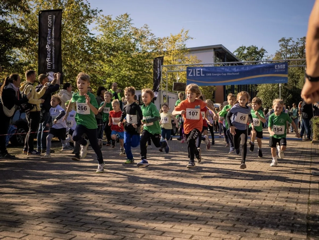 Crosslauf & Nordic Walking in Birkenwerder 2025 (Fotografie: Linnard Gordalla @ligo.productions) Crosslauf & Nordic Walking in Birkenwerder 2025 (Fotografie: Linnard Gordalla @ligo.productions)