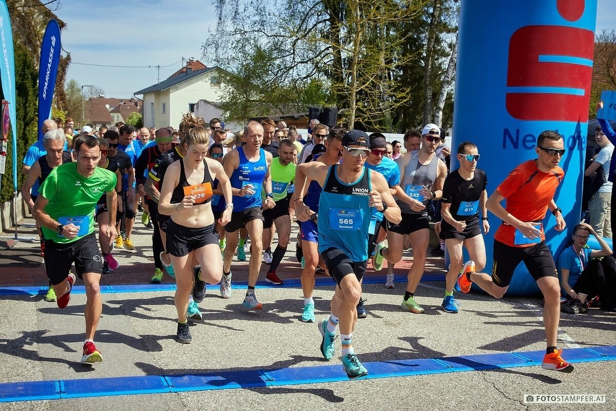 Neuhofner Straßenlauf 2023, Foto: © Harald Stampfer Neuhofner Straßenlauf 2023, Foto: © Harald Stampfer
