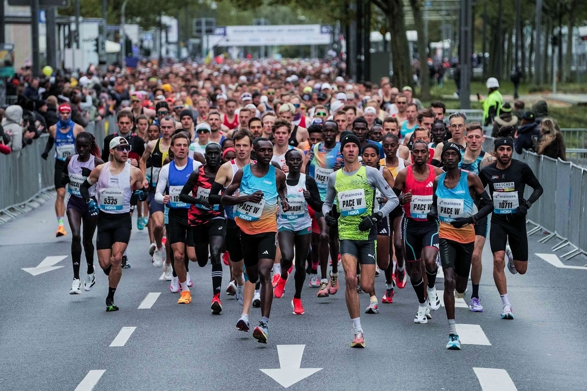 Start zum Frankfurt Marathon 2025 (© Mainova Frankfurt Marathon) Start zum Frankfurt Marathon 2025 (© Mainova Frankfurt Marathon)