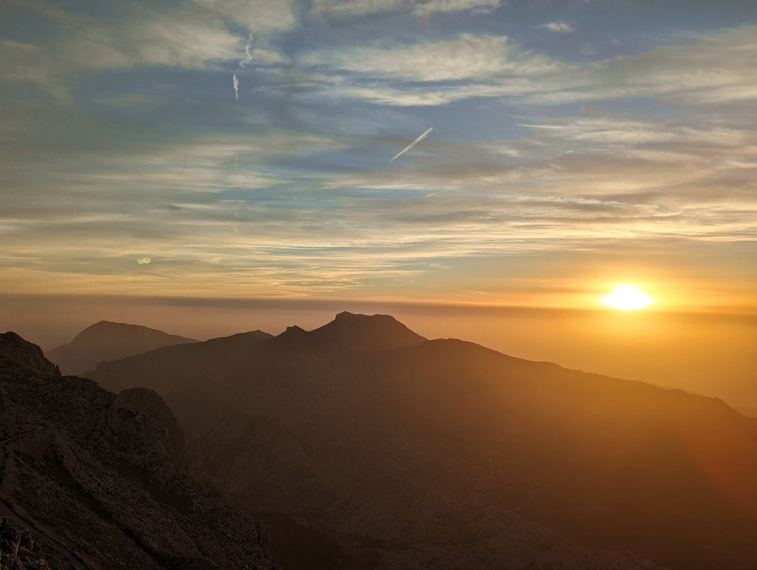 Penyal des Migdia 14: Sonnenaufgang auf dem Gipfel Penyal des Migdia 14: Sonnenaufgang auf dem Gipfel