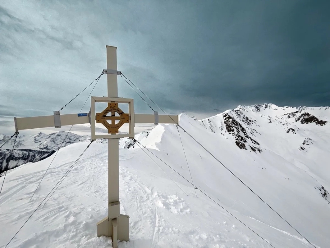 Peistakogel Skitour Gipfel aus dem Jahr 2024 Peistakogel Skitour Gipfel aus dem Jahr 2024
