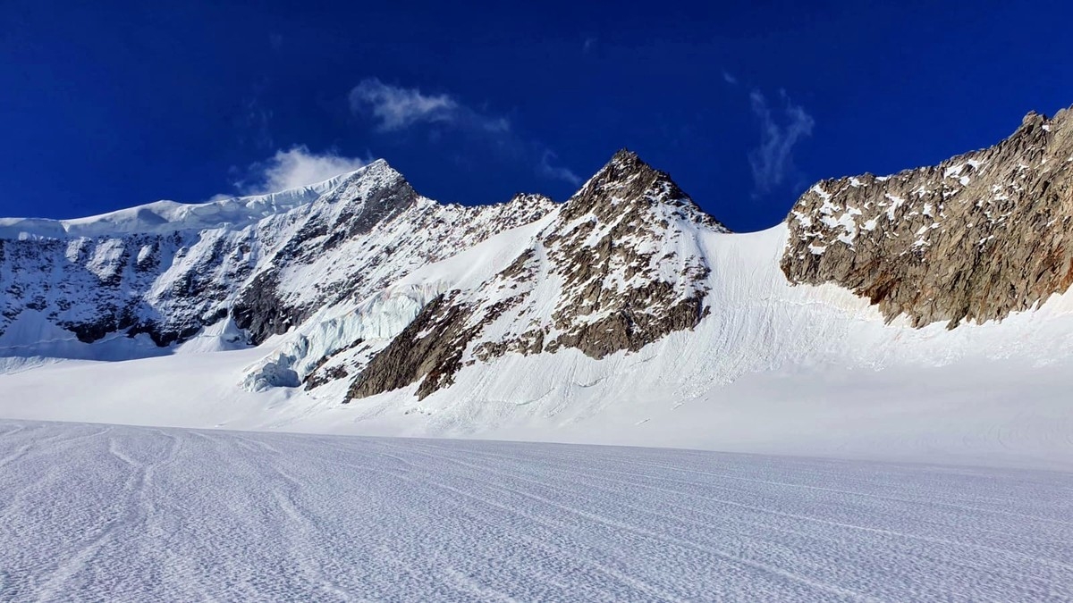 Großvenediger mit Nordgrat im Juni 2022 Großvenediger mit Nordgrat im Juni 2022