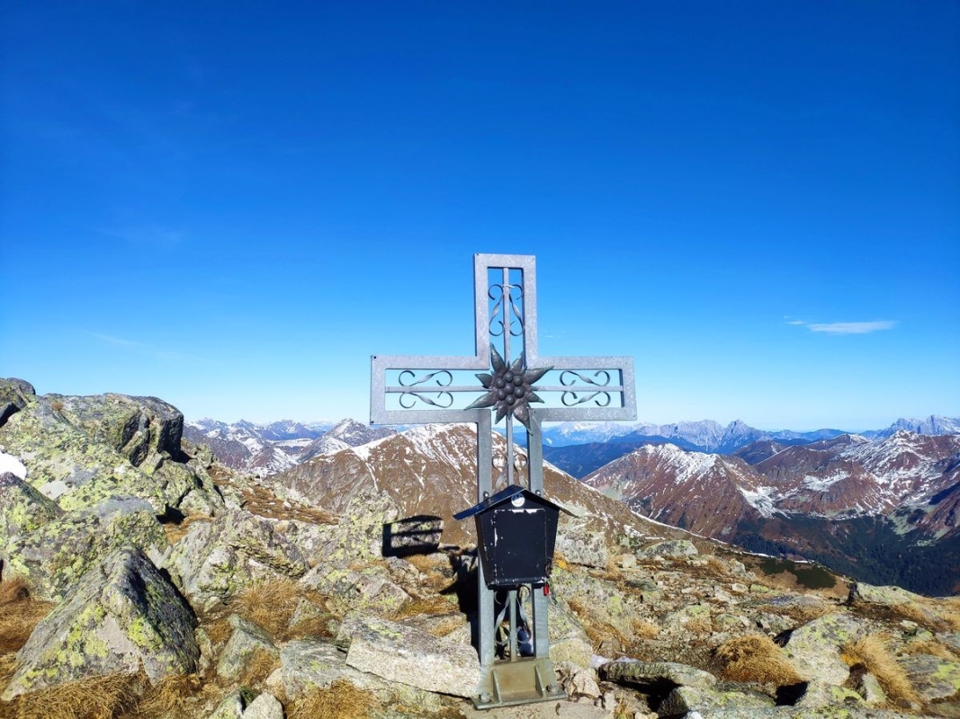 04 Pletzen Normalweg: Gipfelkreuz Pletzen 04 Pletzen Normalweg: Gipfelkreuz Pletzen