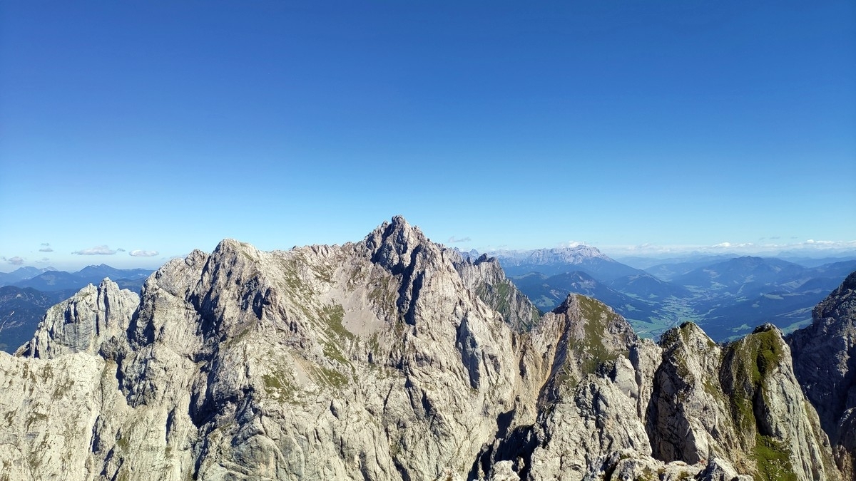 Ellmauer Halt im Jahr 2023 vom Sonneck aus Ellmauer Halt im Jahr 2023 vom Sonneck aus