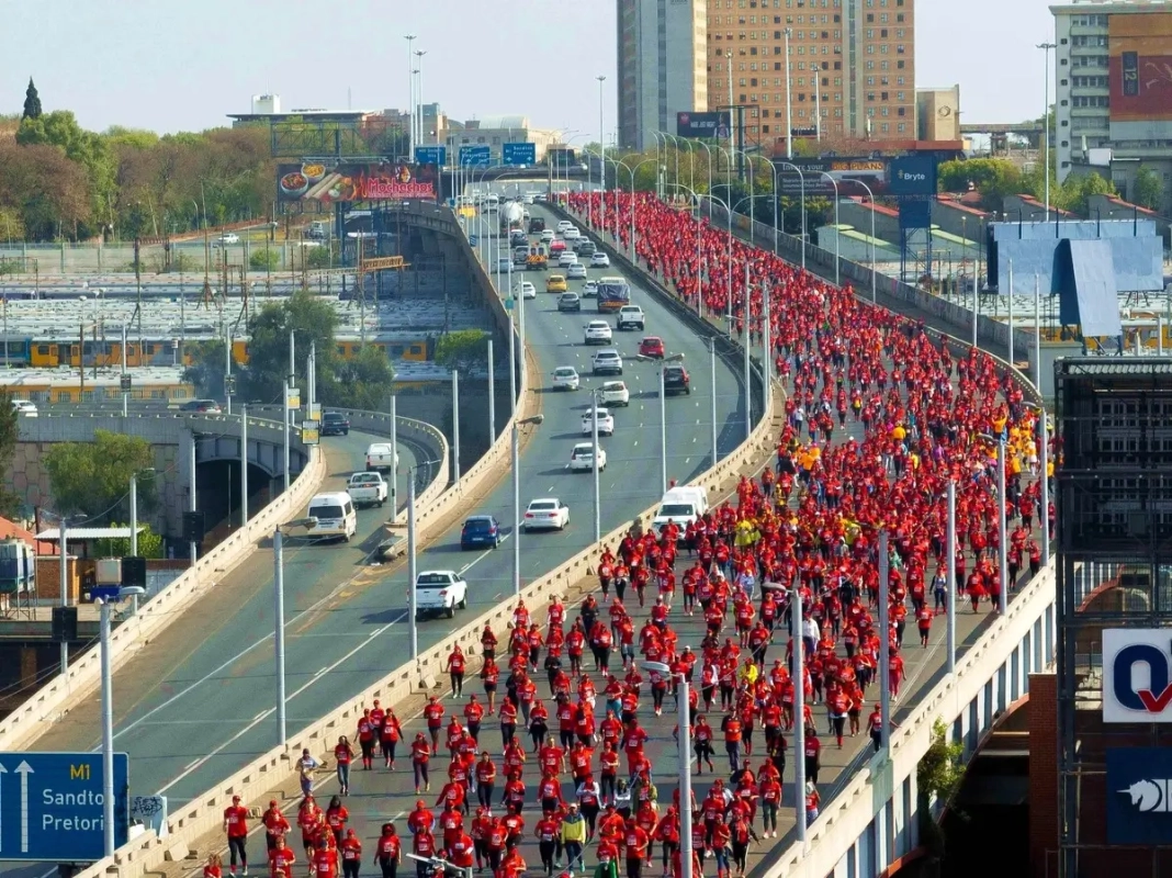 Joburg 10K Cityrun 2024 (Foto: © Anton Opperman) Joburg 10K Cityrun 2024 (Foto: © Anton Opperman)