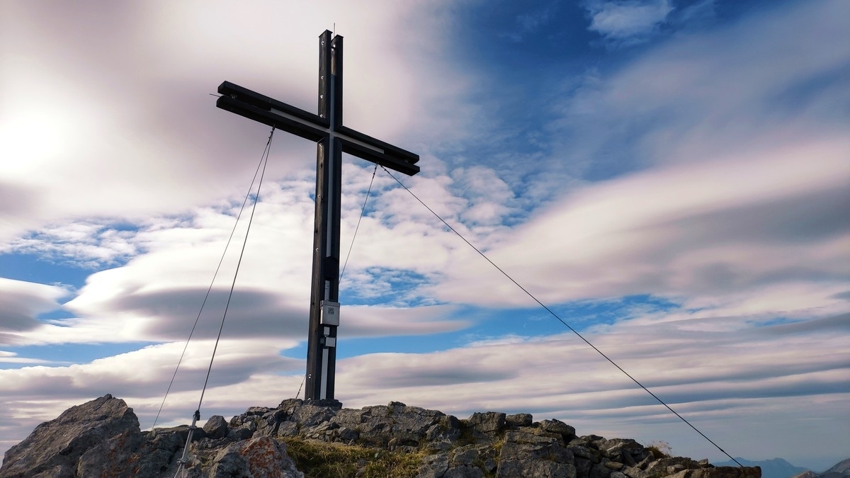 Sonnjoch Gipfelkreuz im Oktober 2023 Sonnjoch Gipfelkreuz im Oktober 2023