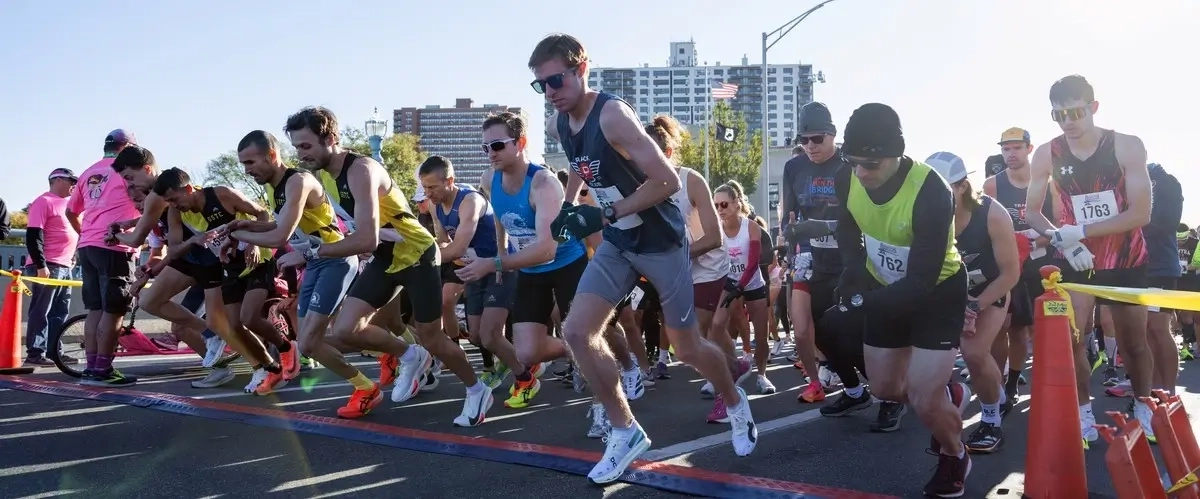Start Cooper Norcross Run the Bridge 2024 (Foto: © Veranstalter) Start Cooper Norcross Run the Bridge 2024 (Foto: © Veranstalter)