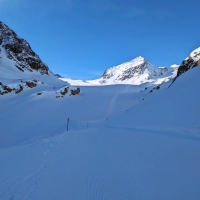 Skitour Schuchtkogel 05: Die Notabfahrt wird manchmal wegen Lawinensprengungen gesperrt. Das sollte auf jeden Fall berücksichtigt werden.