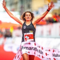 Alina Reh siegt beim Halbmarathon 2018 (c) Köln-Marathon