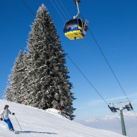 Gondelbahn Skifahrer Turneri Winterwanderweg (c) Bergbahnen Grüsch-Danusa AG  