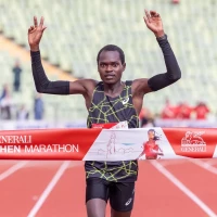 Sieger des GENERALI MÜNCHEN MARATHON Philiomon Kiptoo Kipchumba (KEN) mit neuen Streckenrekord von 2:07:28 Stunden. Foto: Wilhelmi