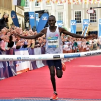 Charles Yosey Muneria: Sieger beim Münster Marathon 2023 mit Streckenrekord.
