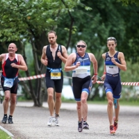 Jedermann-Teilnehmer auf der Laufstrecke © Getty Images for IRONMAN
