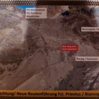Bernina-Überschreitung 08: In der Hütte wird die aktuelle Routenführung noch einmal dargstellt. Wichtig ist, dass man kurz nach der Hütte links aufsteigt und nicht Richtung Scerscen weiter geht.