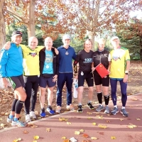 Läufer beim Chaoyang Park Marathon 2024 in China