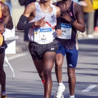 Gashau Ayale gelingt als Dritter beim Sevilla Marathon 2024 mit 2:04:53 Stunden ein Landesrekord für Israel. Foto: © Juan José Ubeda