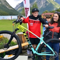 Rund um den Heiterwangersee 2023: Jakob Klotz, mit 11 Jahren jüngster 10,4 km Läufer und Gewinner des Tombola-Mountainbikes