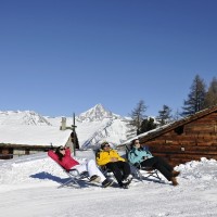 Spass im Schnee (C) Wallis Tourismus