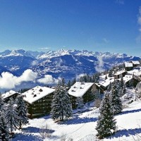 Skiing in Anzere (C) ANZERE TOURISME