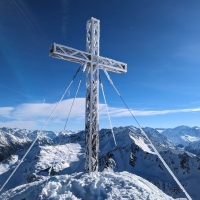 Skitour Fundusfeiler 19: Nach einem anspruchsvollem Gehgelände am Westgrat ist der Fundusfeiler-Gipfel erreicht.