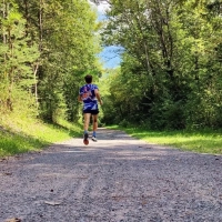 Läufer Thomas Bauer MSc mit dem Anta Mach Pro Laufschuh