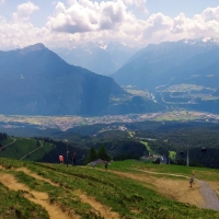 Vorderes Alpjoch 02: Von Hoch-Imst über die Bergbahn bis zur Bergstation.