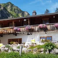 Die Wuhrsteinalm kann direkt mit dem Auto erreicht werden.