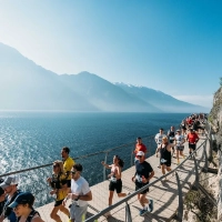 Der Lake Garda 42 Marathon ist einer von mehreren wunderschönen Seenläufen in Italien