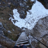 Die einzige Leiter entlang des Steigs.