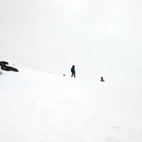 Skitour Hohe Köpfe 18: Abfahrt vom Gipfel direkt über den Steilhang.