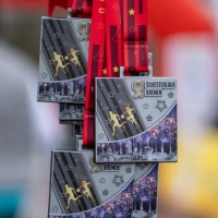 Silvesterlauf Bremen 2025 Medaillen mit 2.300 Teilnehmern