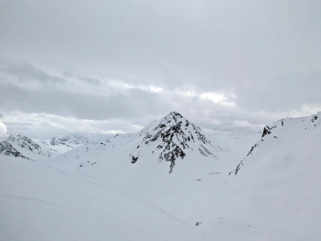 Skitour Hohe Köpfe 16: Blick vom Gipfel Richtung Gaisspitze.