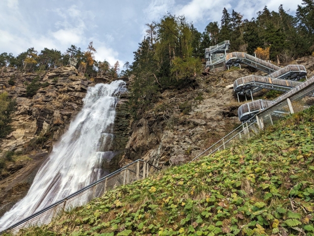Stuibenfall Wasserfall: Kinderfreundliche Wanderung von Umhausen