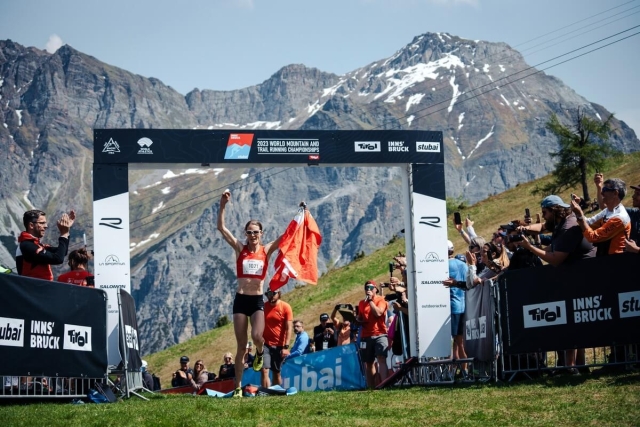 Die Österreicherin Andrea Mayr holt sich die Goldmedaille im VERTICAL bei den World Mountain and Trailrunning Championships 2023 Innsbruck-Stubai. Foto: © WMTRC 2023 / roast media